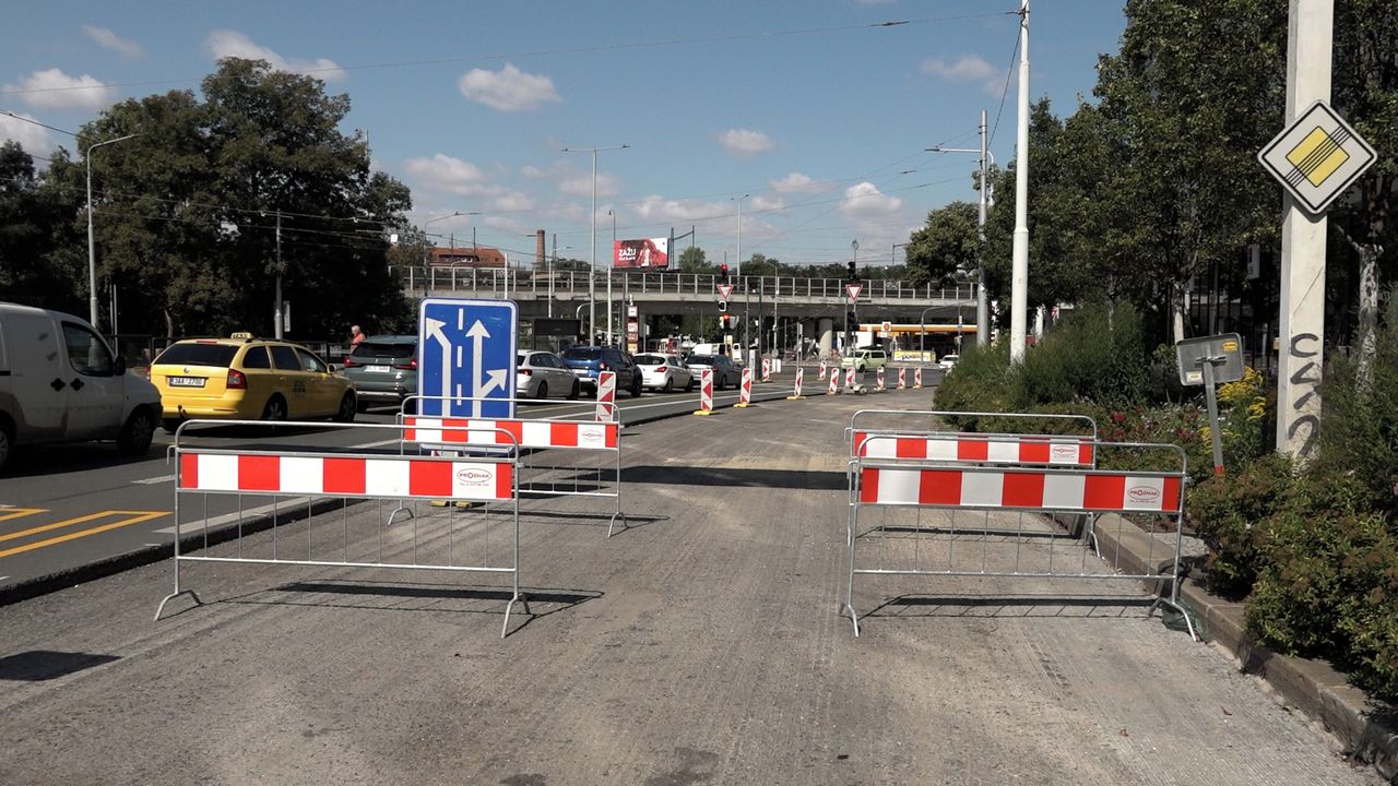 Uzavírek je moc a jsou nelogické, stěžují si pražští řidiči. Je jich stejně jako loni, oponuje Hřib